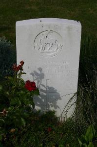 Dozinghem Military Cemetery - Clayton, D G