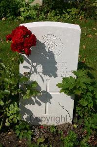 Dozinghem Military Cemetery - Clegg, W B R