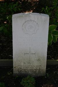 Dozinghem Military Cemetery - Clews, Kenneth