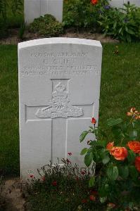 Dozinghem Military Cemetery - Clift, Clement