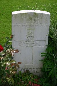 Dozinghem Military Cemetery - Cocker, John