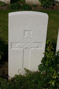 Dozinghem Military Cemetery - Cole, Cecil Clarke