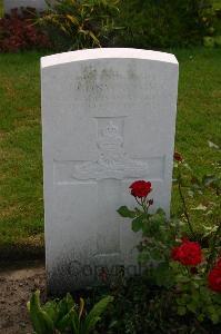 Dozinghem Military Cemetery - Conway, J