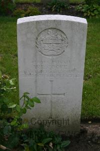 Dozinghem Military Cemetery - Cooke, William Ross