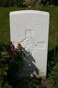 Dozinghem Military Cemetery - Coombs, J R