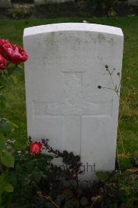 Dozinghem Military Cemetery - Cowie, A