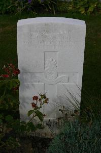 Dozinghem Military Cemetery - Crawford, P