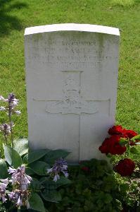 Dozinghem Military Cemetery - Crawley, F P