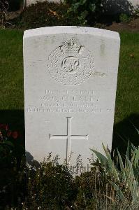 Dozinghem Military Cemetery - Creasey, W G