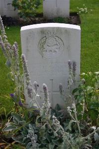 Dozinghem Military Cemetery - Cresswell, H