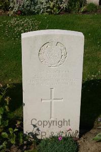 Dozinghem Military Cemetery - Crooks, Edwin Samuel