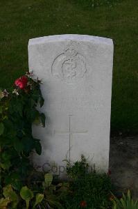 Dozinghem Military Cemetery - Cross, C