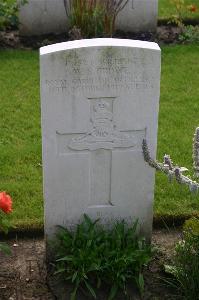 Dozinghem Military Cemetery - Crowe, W S