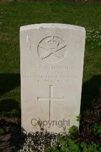 Dozinghem Military Cemetery - Crown, E J