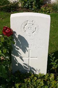 Dozinghem Military Cemetery - Dale, J