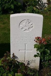 Dozinghem Military Cemetery - Daubney, A