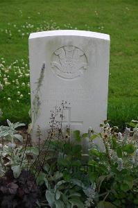 Dozinghem Military Cemetery - Davies, B J