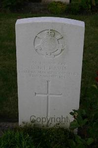 Dozinghem Military Cemetery - Davis, H G F