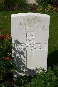 Dozinghem Military Cemetery - Davison, Frank