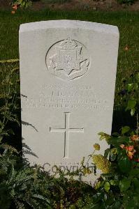 Dozinghem Military Cemetery - Dayman, A J