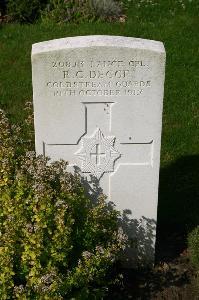 Dozinghem Military Cemetery - Degge, R C