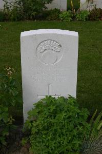 Dozinghem Military Cemetery - Delaney, J