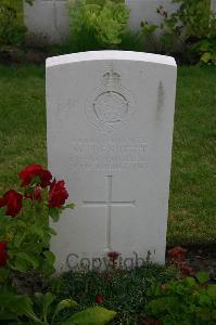 Dozinghem Military Cemetery - Dennett, W