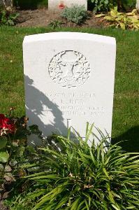 Dozinghem Military Cemetery - Dey, C E