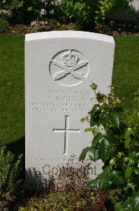 Dozinghem Military Cemetery - Dixon, A E