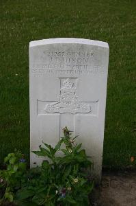 Dozinghem Military Cemetery - Dixon, John Douglas