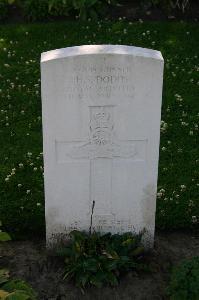 Dozinghem Military Cemetery - Dodds, Henry Scott