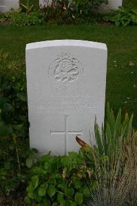 Dozinghem Military Cemetery - Dolby, J T