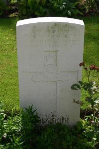 Dozinghem Military Cemetery - Dorsett, Tom H. W.