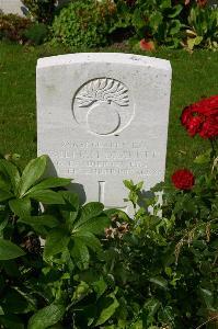 Dozinghem Military Cemetery - Drakett, William