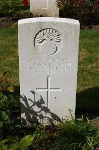 Dozinghem Military Cemetery - Duckworth, E R