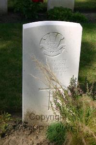 Dozinghem Military Cemetery - Duncan, R