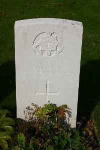 Dozinghem Military Cemetery - Dutton, Geoffrey