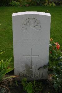 Dozinghem Military Cemetery - Dwyer, John Thomas