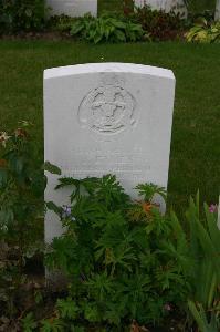 Dozinghem Military Cemetery - Eames, J