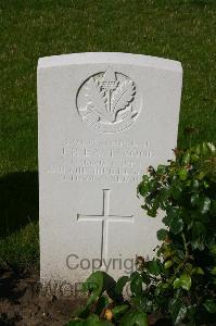 Dozinghem Military Cemetery - Eastwood, J R