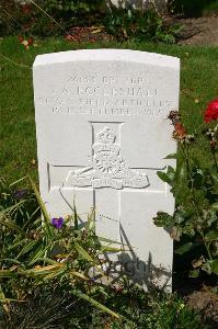 Dozinghem Military Cemetery - Eccleshall, T A