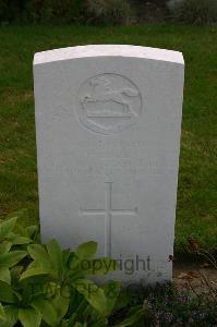 Dozinghem Military Cemetery - Edge, F