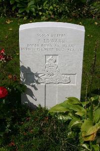 Dozinghem Military Cemetery - Edward, J