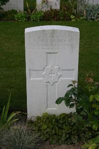 Dozinghem Military Cemetery - Edwards, Charles William