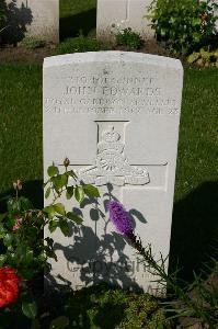 Dozinghem Military Cemetery - Edwards, John