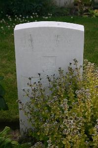 Dozinghem Military Cemetery - Edwardson, W