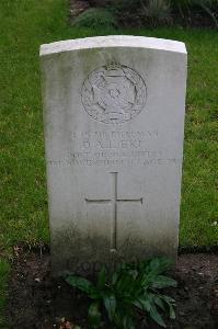 Dozinghem Military Cemetery - Eke, David Arthur Lionel