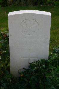 Dozinghem Military Cemetery - Elliott, Walter James