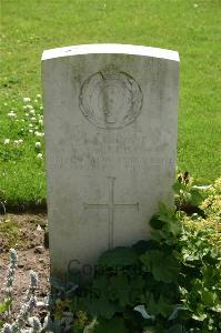 Dozinghem Military Cemetery - Ellis, C