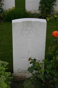 Dozinghem Military Cemetery - Ellis, Frederick William